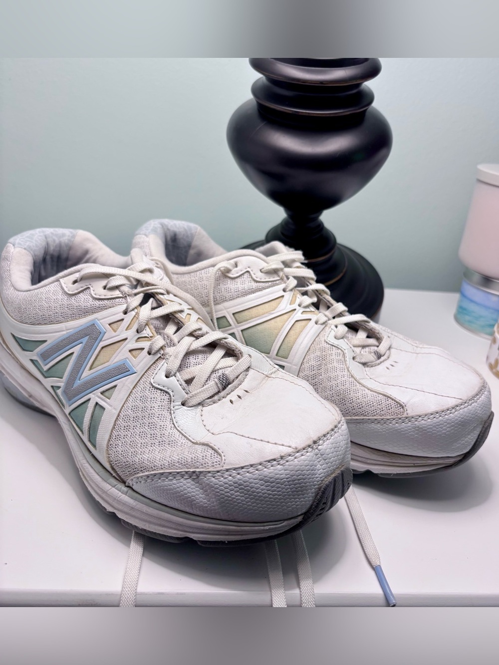 New Balance white 3 Arch Advantage sneakers